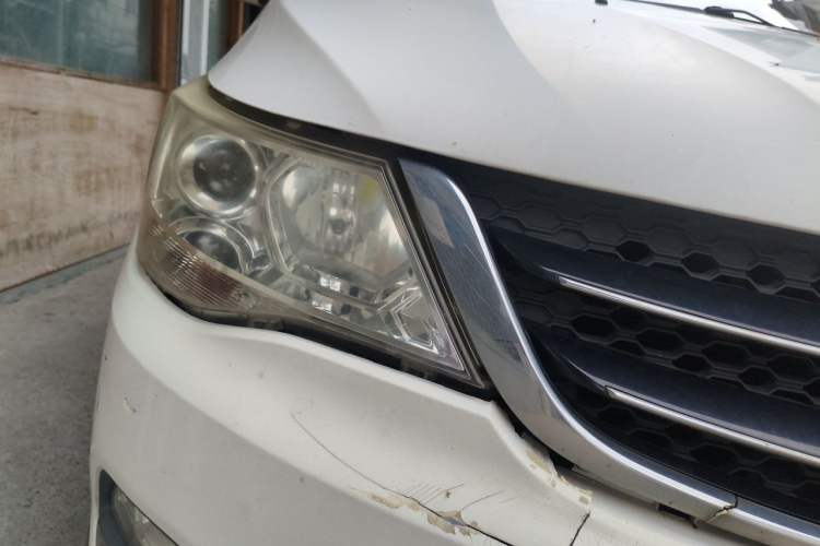 Used Baojun 730 2016 1.5L Manual Luxury Edition 7 Seats Right Front Headlight