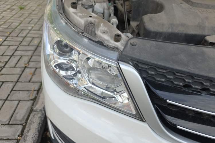 Used Baojun 730 2016 1.5L Manual Value Edition 7 Seats China V Emission Standard Right Front Headlight