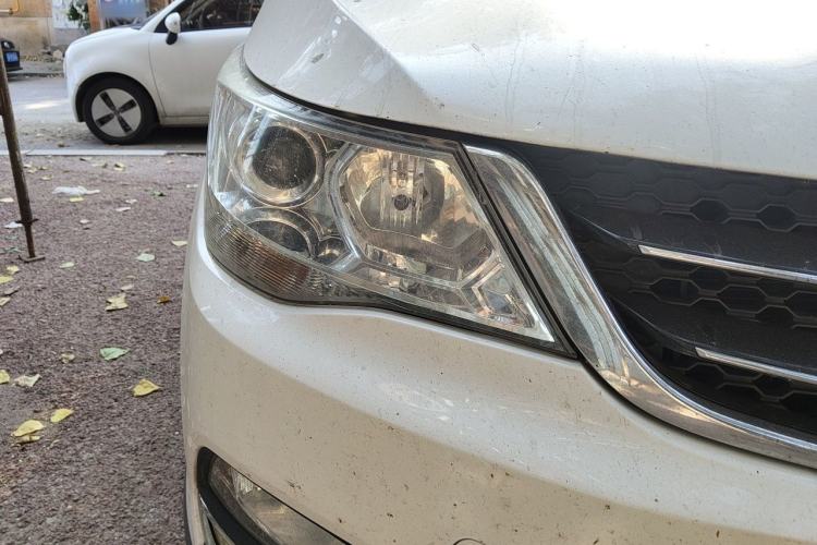 Used Baojun 730 2016 1.5L Manual Comfort Version 7 Seats China V Emission Standard Right Front Headlight