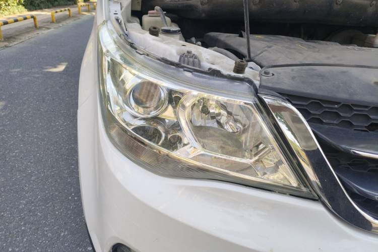 Used Baojun 730 2016 1.8L Manual Luxury Edition 7 Seats Right Front Headlight