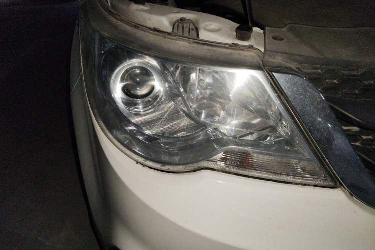 Used Baojun 730 2016 1.8L iAMT Luxury Model 7 Seats Right Front Headlight