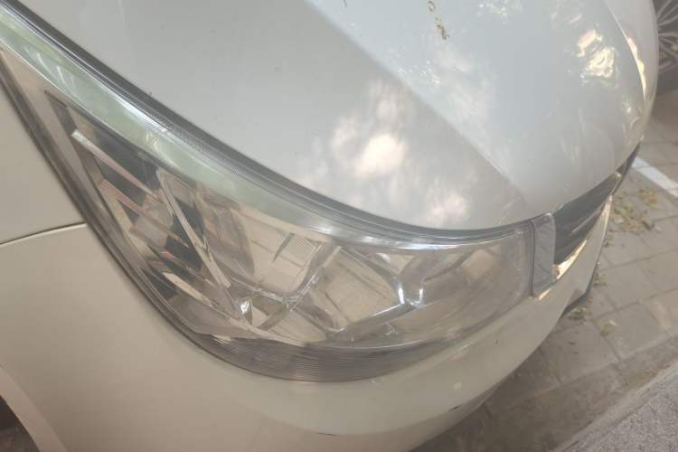 Used Baojun 730 2016 1.5T Manual Comfort Version 7 Seats Right Front Headlight