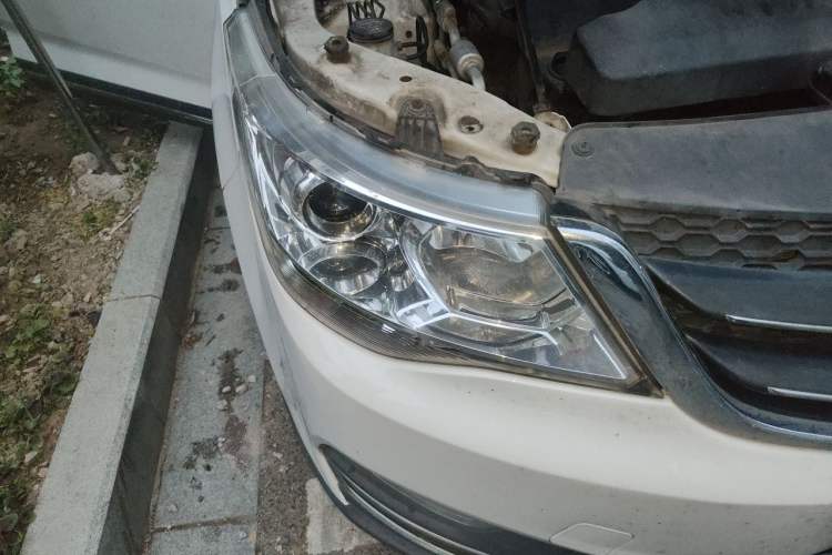 Used Baojun 730 2016 1.5L Manual Comfort Version 7 Seats China V Emission Standard Right Front Headlight