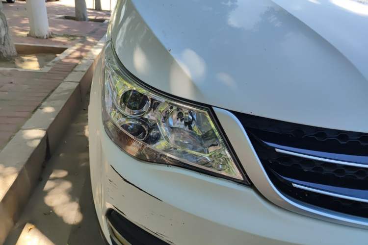 Used Baojun 730 2016 1.5L Manual Standard Version 7 Seats Right Front Headlight