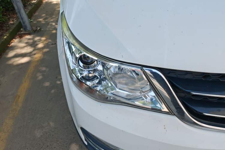 Used Baojun 730 2016 1.5L Manual Comfort Version 7 Seats China V Emission Standard Right Front Headlight