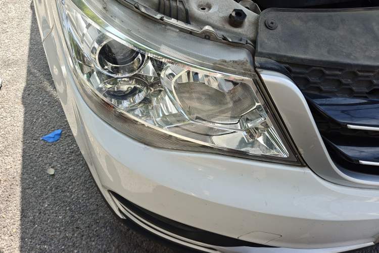 Used Baojun 730 2016 1.5L Manual Value Edition 7 Seats China V Emission Standard Right Front Headlight