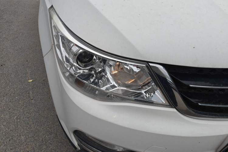 Used Baojun 730 2016 1.5L Manual Comfort Version 7 Seats China V Emission Standard Right Front Headlight
