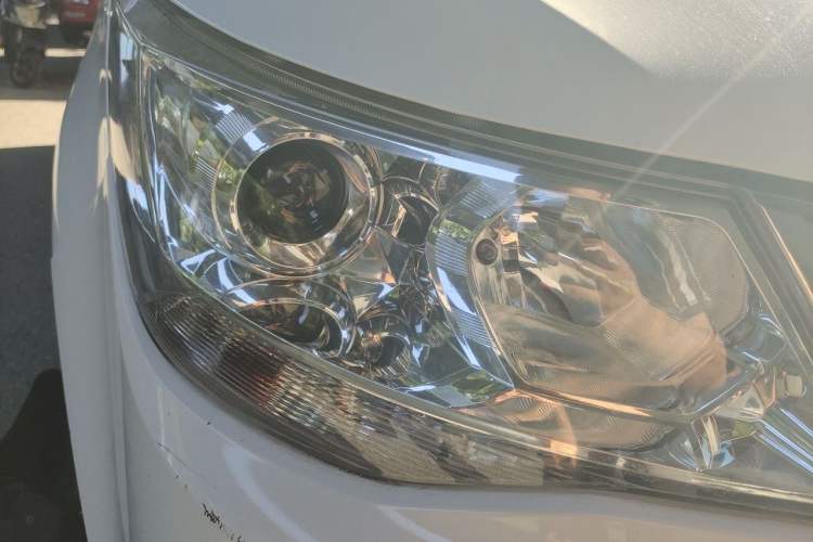 Used Baojun 730 2016 1.5T Manual Luxury Edition 7 Seats Right Front Headlight