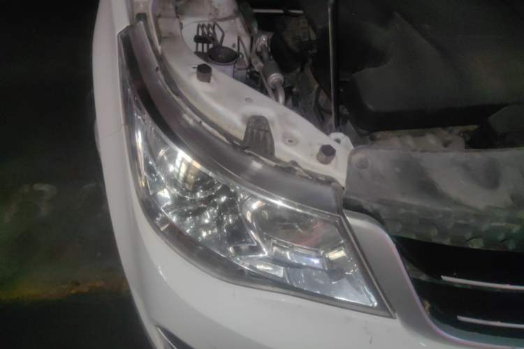 Used Baojun 730 2016 Revised 1.5L Manual Standard Version 7 Seats China V Emission Standard Right Front Headlight