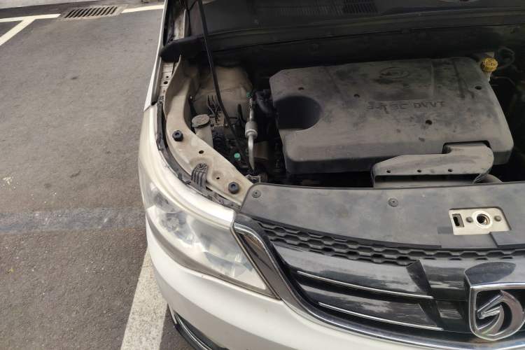 Used Baojun 730 2016 1.5L Manual Luxury Edition 7 Seats Right Front Headlight