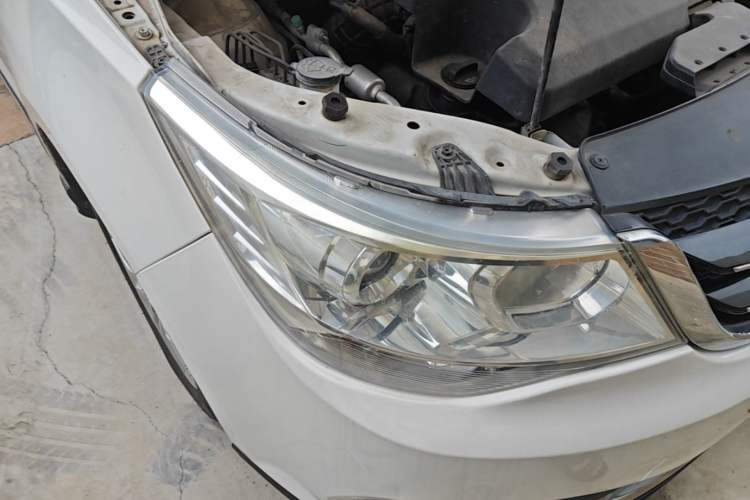 Used Baojun 730 2016 1.5L Manual Luxury Edition 7 Seats Right Front Headlight