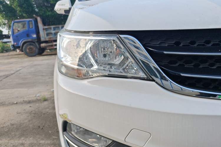 Used Baojun 730 2016 1.5L Manual Comfort Version 7 Seats China V Emission Standard Right Front Headlight