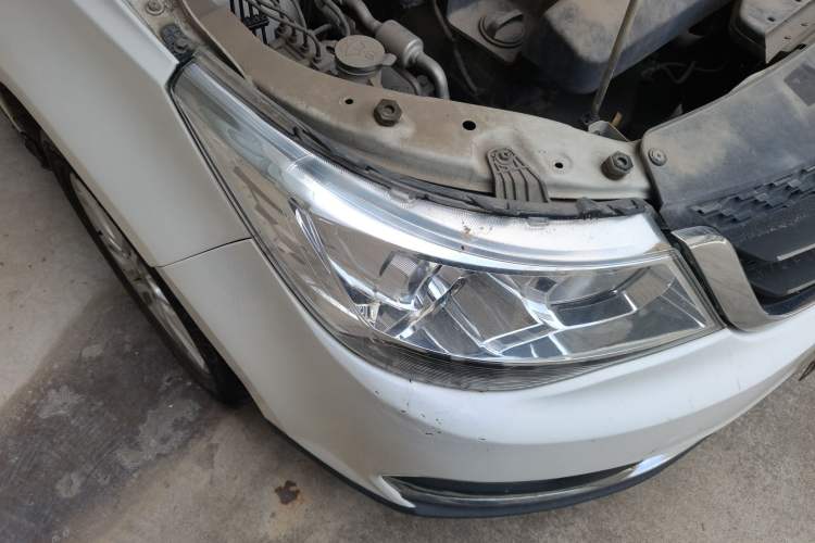 Used Baojun 730 2016 1.5L Manual Comfort Version 7 Seats China V Emission Standard Right Front Headlight