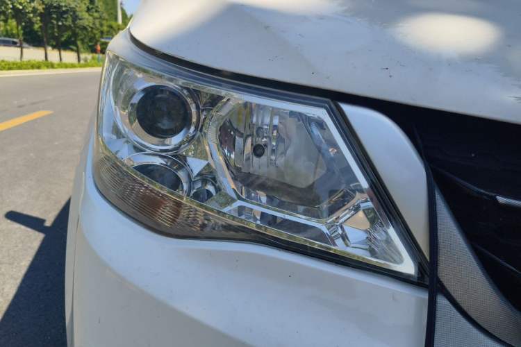 Used Baojun 730 2016 1.5L Manual Value Edition 7 Seats China V Emission Standard Right Front Headlight