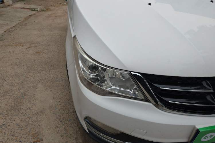 Used Baojun 730 2016 1.5L Manual Luxury Edition 7 Seats Right Front Headlight