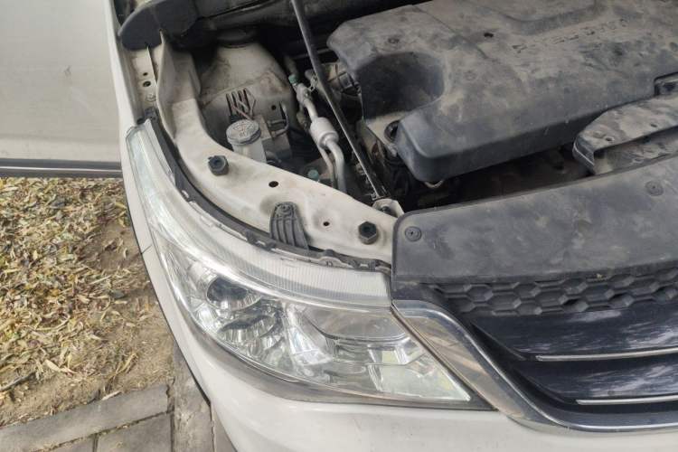 Used Baojun 730 2016 1.5L Manual Comfort Version 7 Seats China V Emission Standard Right Front Headlight