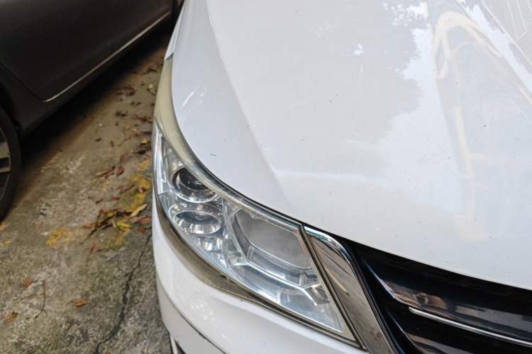 Used Baojun 730 2016 1.8L iAMT Luxury Model 7 Seats Right Front Headlight