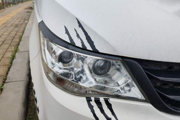 Used Baojun 730 2016 1.5L Manual Luxury Edition 7 Seats Right Front Headlight