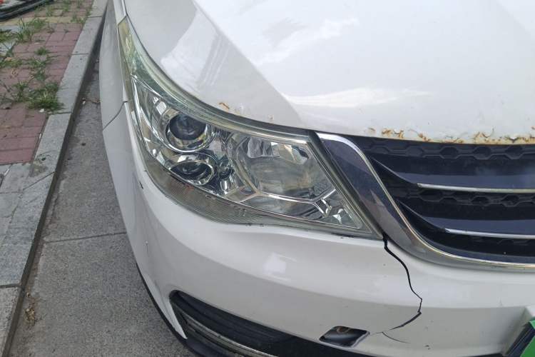 Used Baojun 730 2016 Revised Version 1.5L Manual Standard Model 5 Seats Right Front Headlight