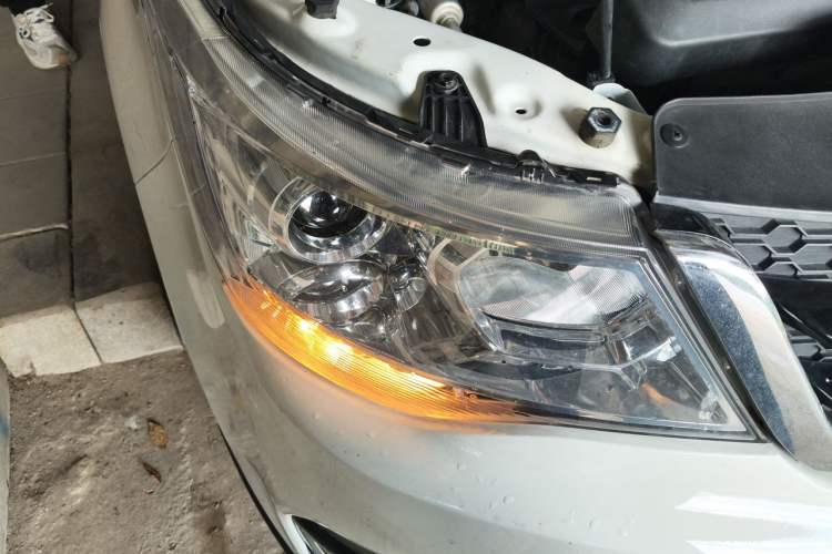 Used Baojun 730 2016 1.5L Manual Comfort Version 7 Seats China V Emission Standard Right Front Headlight