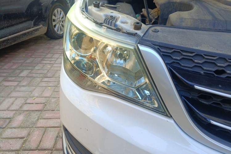 Used Baojun 730 2016 1.5L Manual Value Edition 8 Seats China V Emission Standard Right Front Headlight