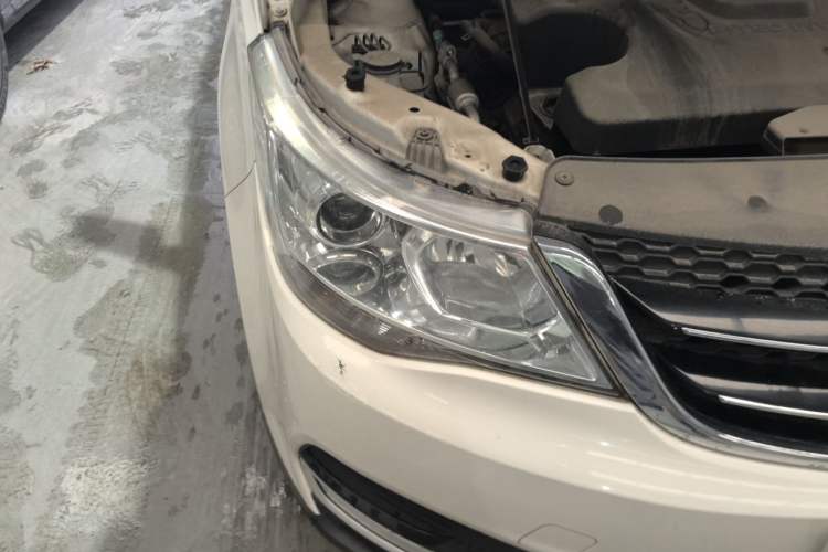 Used Baojun 730 2016 Revised 1.5L Manual Standard Version 7 Seats China V Emission Standard Right Front Headlight