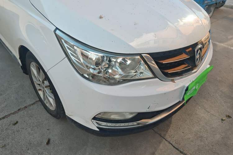 Used Baojun 730 2016 1.5T Manual Luxury Edition 7 Seats Right Front Headlight