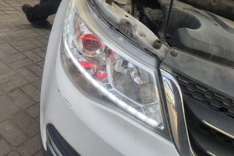 Used Baojun 730 2016 1.5L Manual Standard Version 7 Seats Right Front Headlight