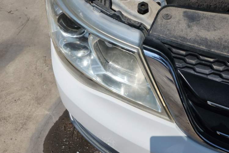 Used Baojun 730 2016 1.8L iAMT Luxury Model 7 Seats Right Front Headlight