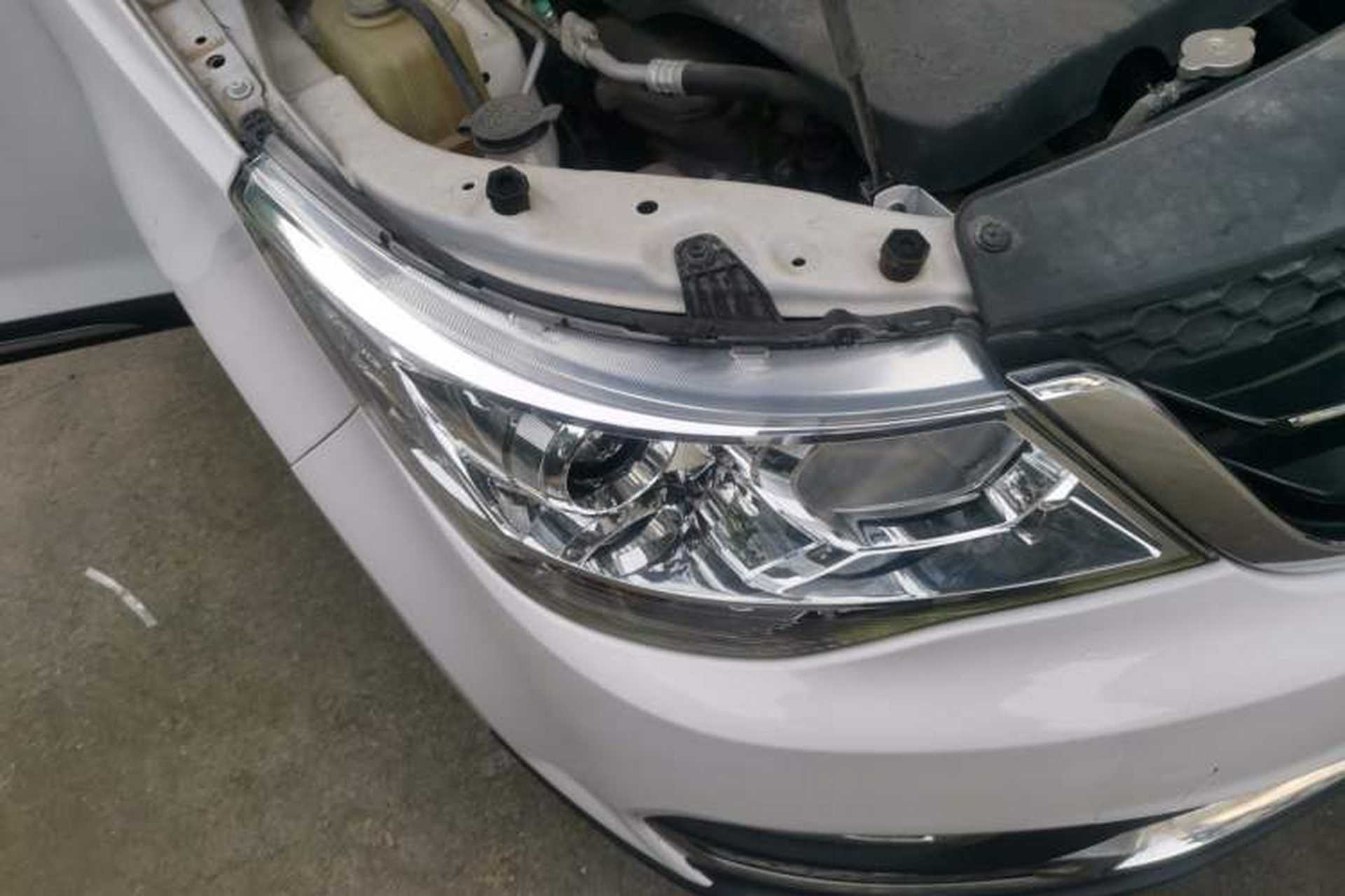 Used Baojun 730 2016 1.8L iAMT Luxury Model 7 Seats Right Front Headlight