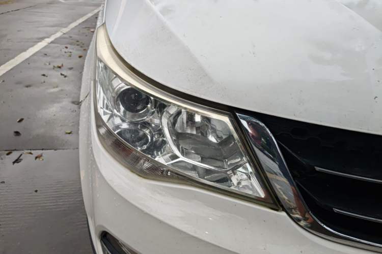Used Baojun 730 2016 1.5T Manual Luxury Edition 7 Seats Right Front Headlight