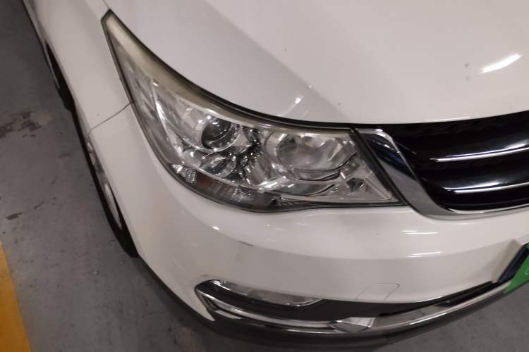 Used Baojun 730 2016 1.5T Manual Comfort Version 7 Seats Right Front Headlight