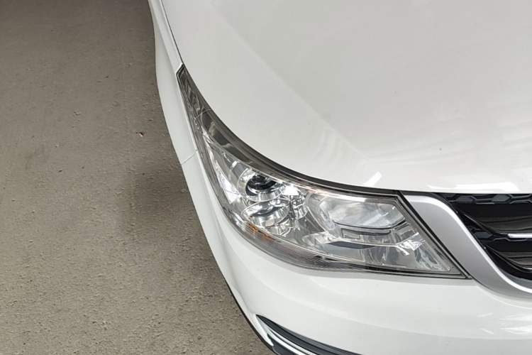 Used Baojun 730 2016 1.5L Manual Value Edition 7 Seats China V Emission Standard Right Front Headlight