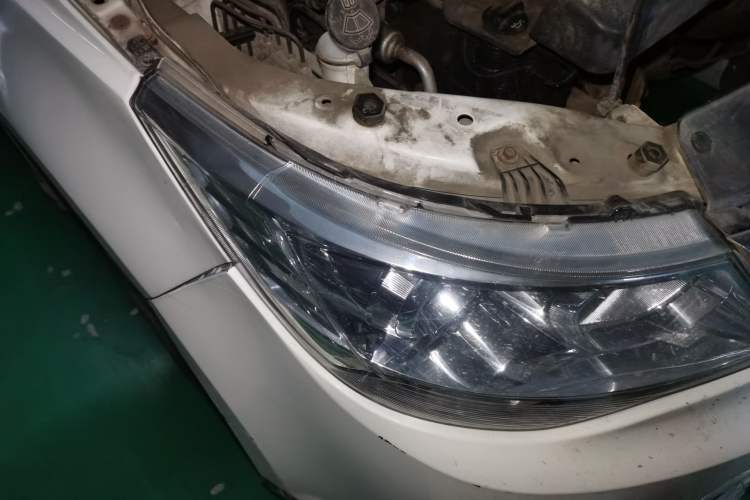 Used Baojun 730 2016 1.5L Manual Comfort Version 7 Seats China V Emission Standard Right Front Headlight