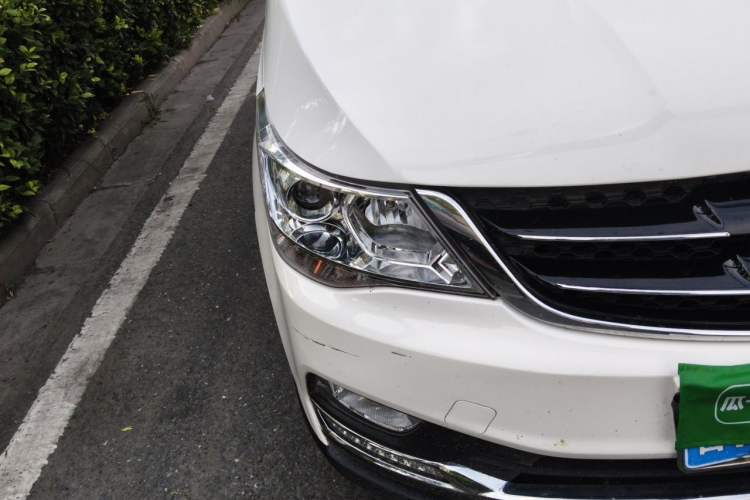 Used Baojun 730 2016 1.5L Manual Luxury Edition 7 Seats Right Front Headlight