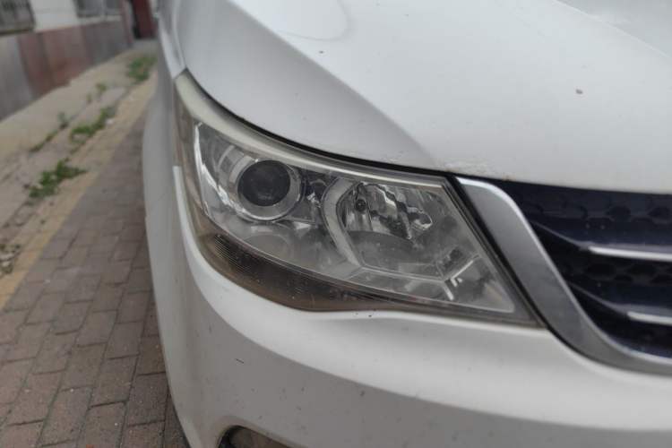 Used Baojun 730 2016 1.5L Manual Luxury Edition 7 Seats Right Front Headlight
