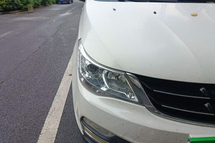 Used Baojun 730 2016 1.5T Manual Comfort Version 7 Seats Right Front Headlight