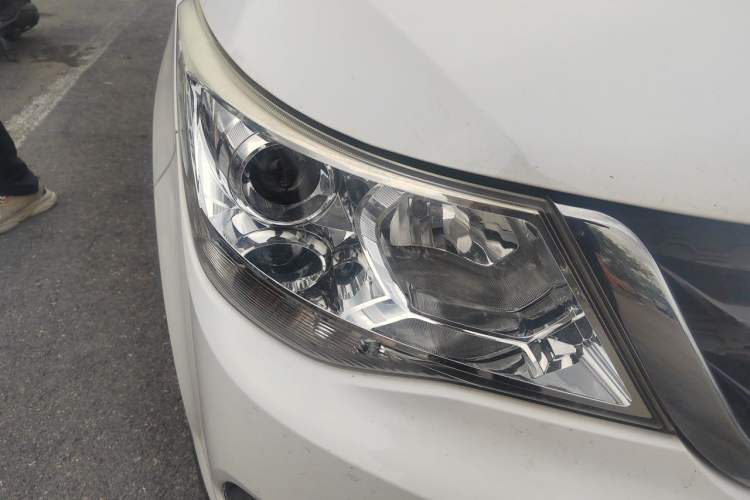 Used Baojun 730 2016 1.5L Manual Comfort Version 7 Seats China V Emission Standard Right Front Headlight