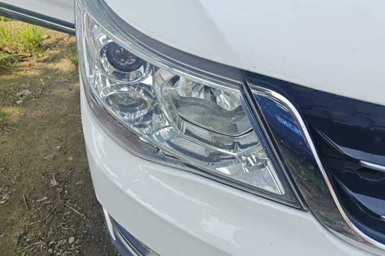 Used Baojun 730 2016 1.5L Manual Comfort Version 7 Seats China V Emission Standard Right Front Headlight