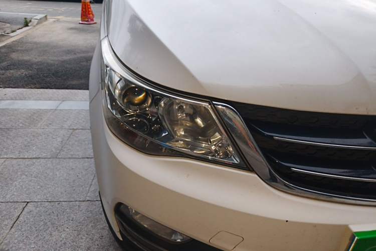 Used Baojun 730 2016 1.5L Manual Comfort Version 7 Seats China V Emission Standard Right Front Headlight