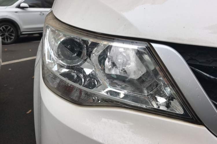 Used Baojun 730 2016 1.5L Manual Standard Version 5 Seats Right Front Headlight