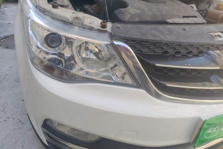 Used Baojun 730 2016 1.5L Manual Luxury Edition 7 Seats Right Front Headlight