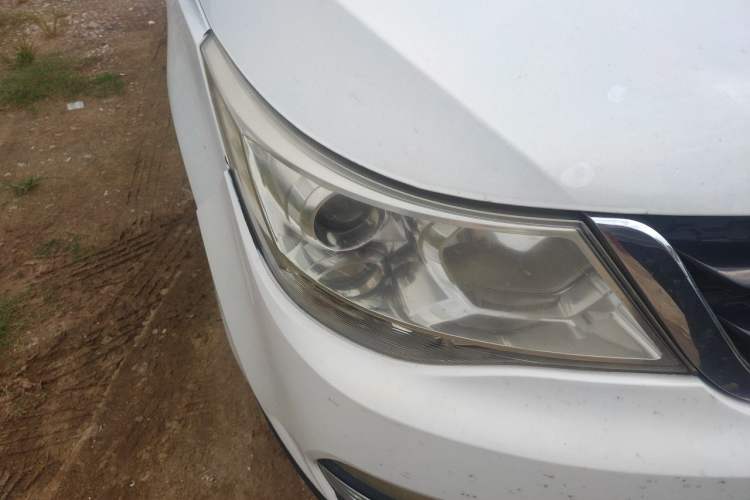 Used Baojun 730 2016 1.5L Manual Luxury Edition 7 Seats Right Front Headlight