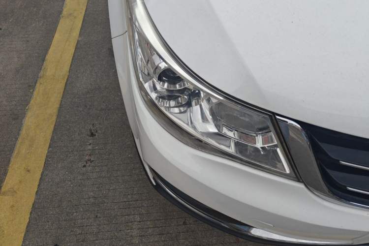 Used Baojun 730 2016 1.5L Manual Luxury Edition 7 Seats Right Front Headlight