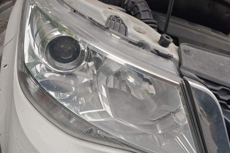 Used Baojun 730 2016 1.5T Manual Luxury Edition 7 Seats Right Front Headlight