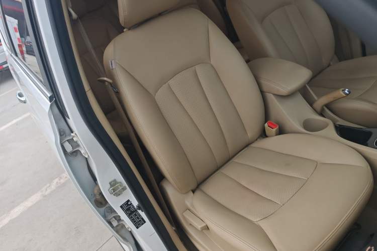 Used Baojun 730 2016 1.5L Manual Comfort Version 7 Seats China V Emission Standard Right Front Seat