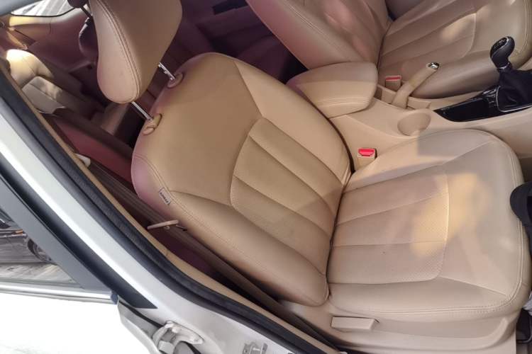 Used Baojun 730 2016 1.5L Manual Comfort Version 7 Seats China V Emission Standard Right Front Seat