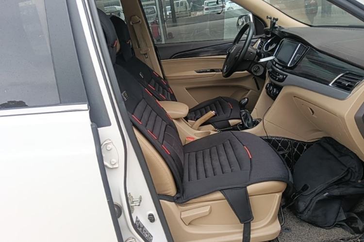 Used Baojun 730 2016 1.5L Manual Comfort Version 7 Seats China V Emission Standard Right Front Seat