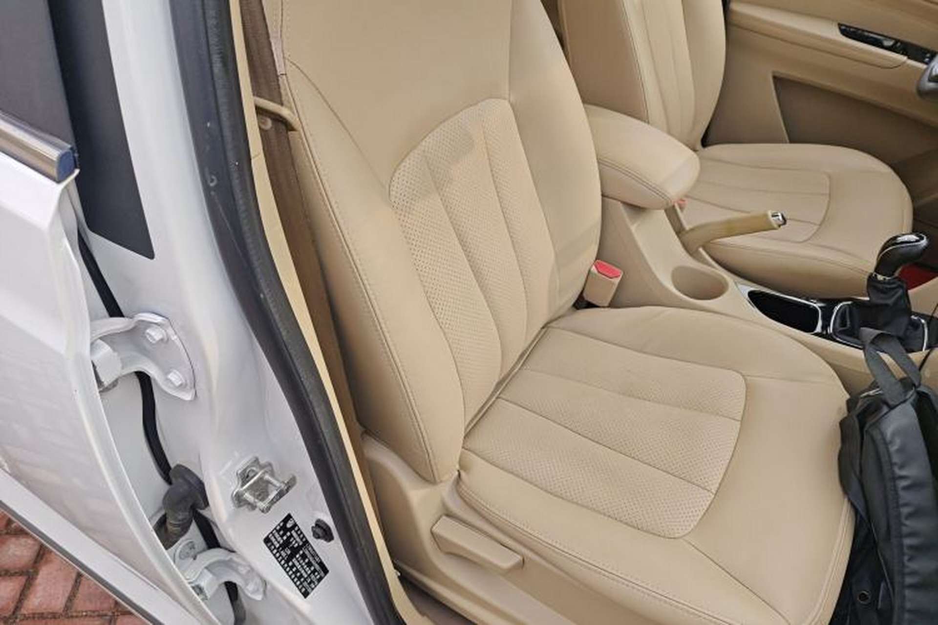 Used Baojun 730 2016 1.5L Manual Comfort Version 7 Seats China V Emission Standard Right Front Seat