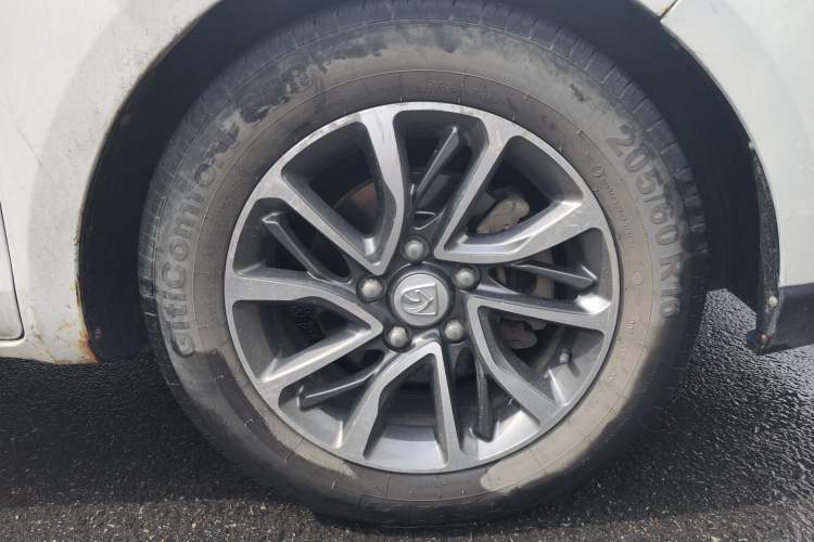Used Baojun 730 2016 Revised 1.5L Manual Standard Version 7 Seats China V Emission Standard Right Front Wheel Hub